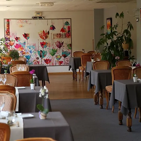 Hotel La Cascade Mouthier-Haute-Pierre