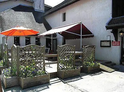 La Cascade Hotel